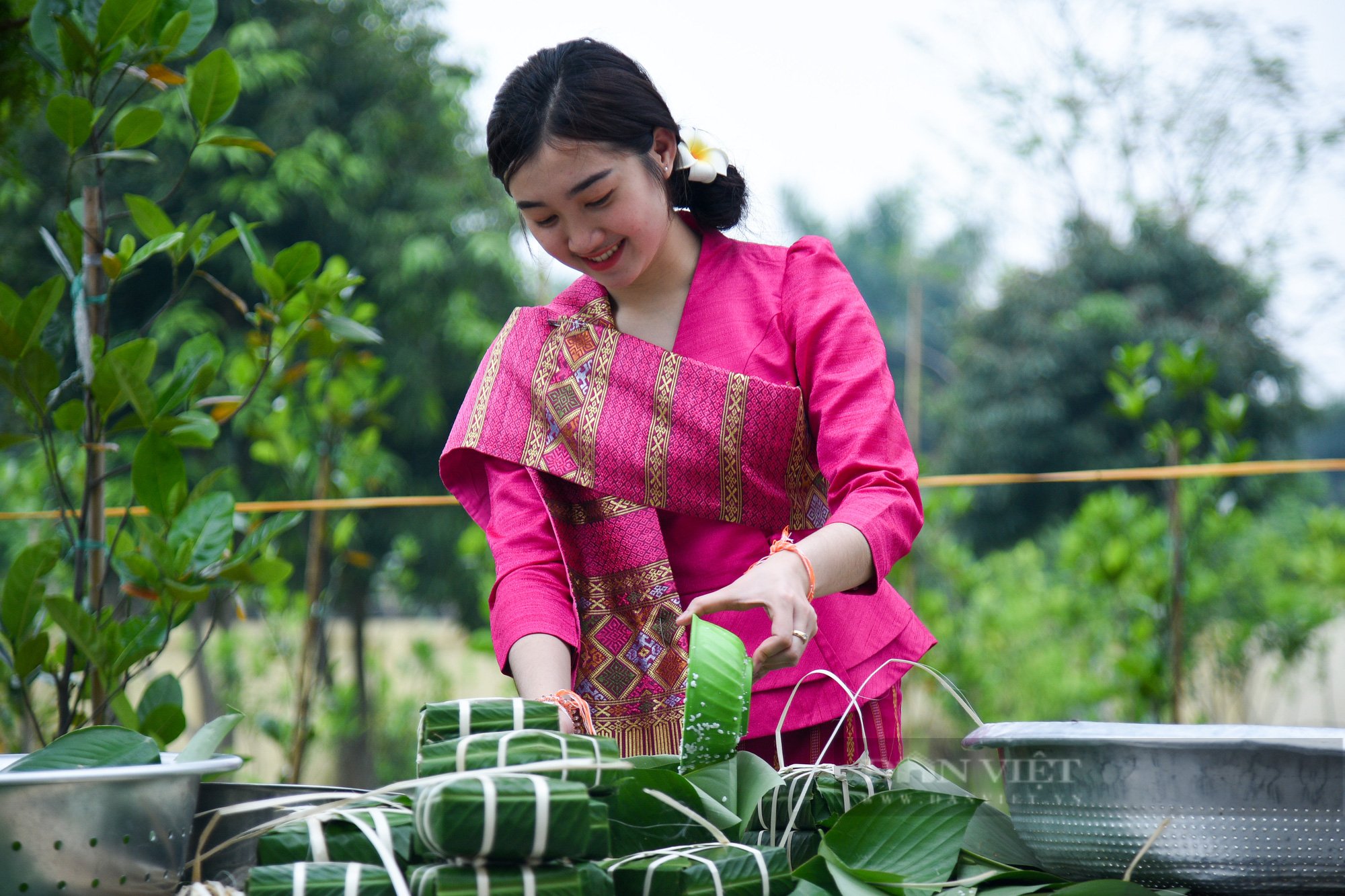 Độc đáo Lễ buộc chỉ tay trong Tết cổ truyền Lào và Campuchia - Ảnh 5.