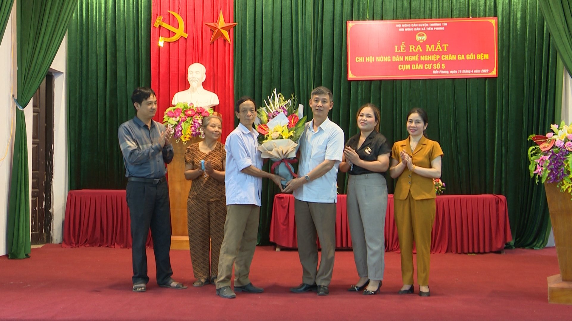  Xã Tiền Phong có Chi hội Nông dân nghề chăn ga gối đệm   - Ảnh 1.