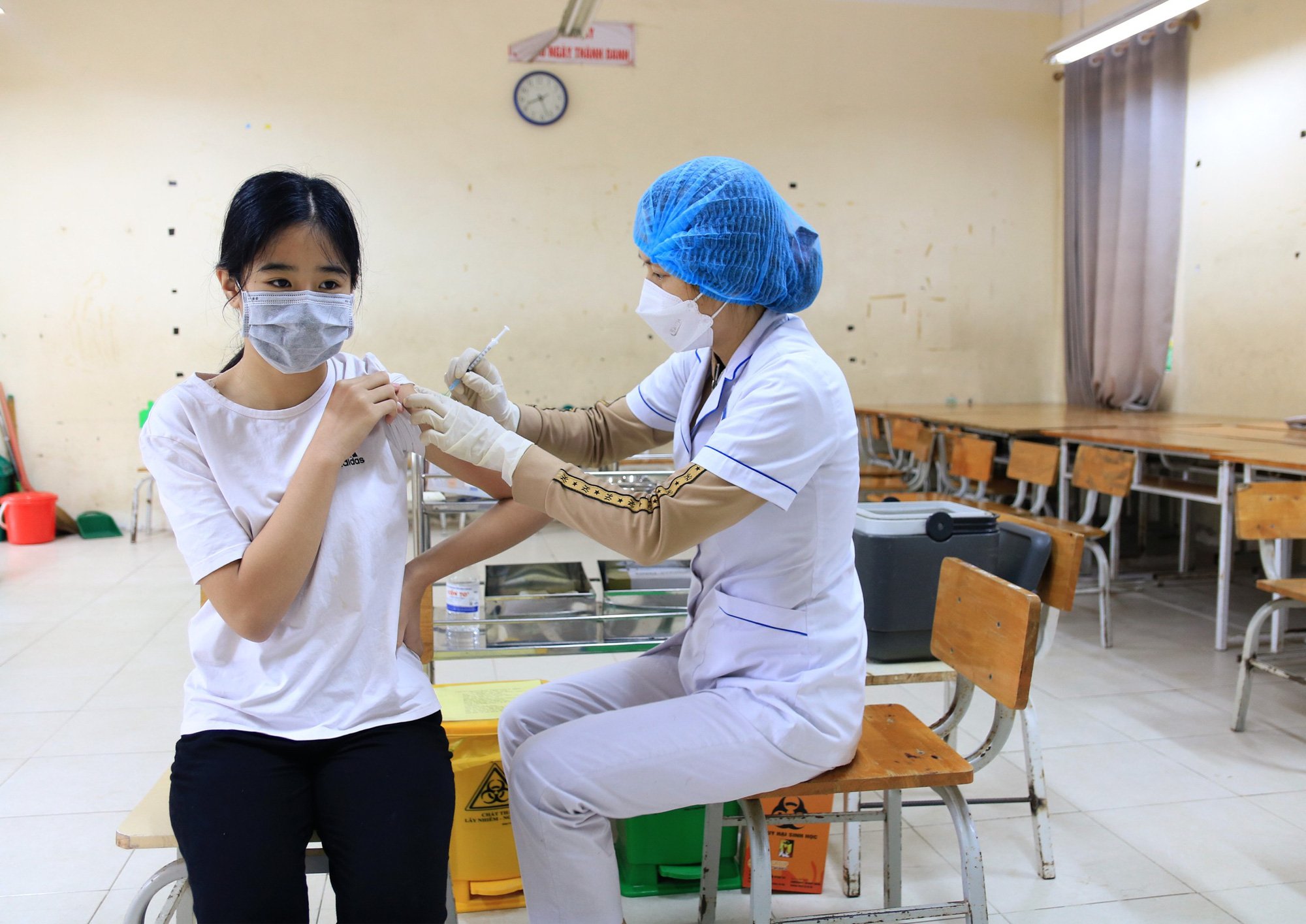 Covid-19 ngày 18/4: Số ca mắc mới thấp nhất trong hơn 3 tháng - Ảnh 2.