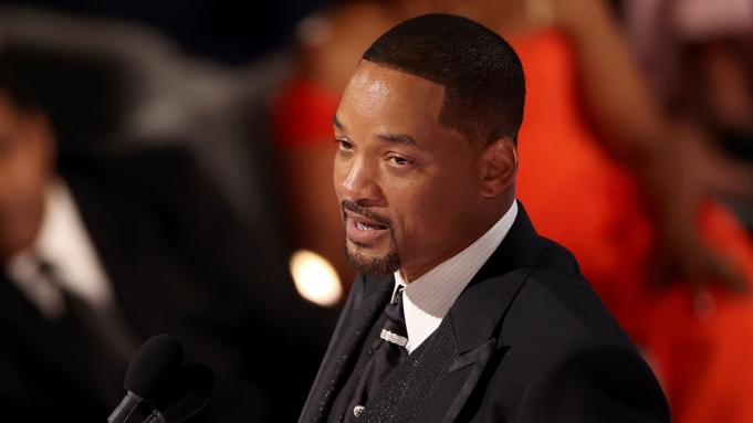 Will Smith tuyên bố chấp nhận mọi án phạt của Viện Hàn lâm sau cú tát Chris Rock tại Oscar 2022 - Ảnh 1.