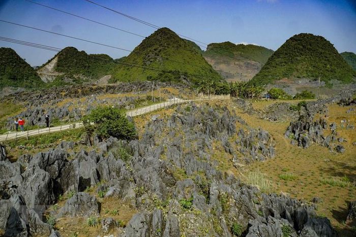 Vẻ đẹp hoang sơ của cao nguyên đá cổ Tả Phìn - Ảnh 3.