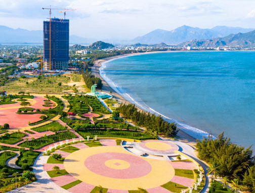 Ninh Thuận: Khẩn trương ứng phó sự cố tàu chở 3.260 tấn tôn bị chìm trên Vịnh Phan Rang - Ảnh 3.