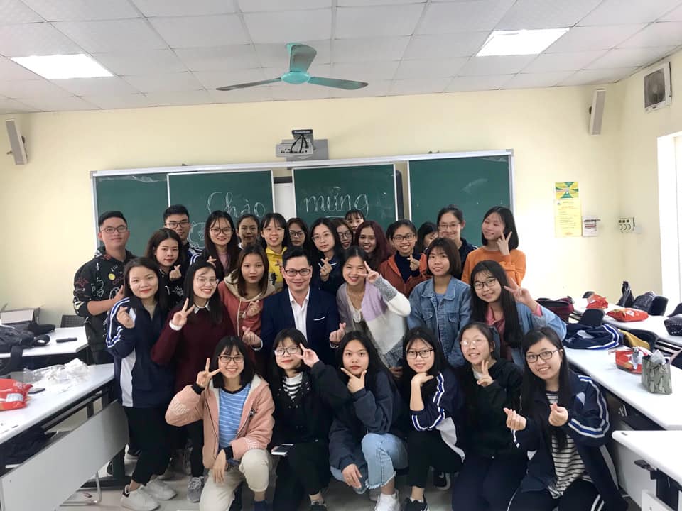 Vụ trường bắt phụ huynh viết cam kết không cho con thi lớp 10: Chuyên gia đưa ra cảnh báo  - Ảnh 3.