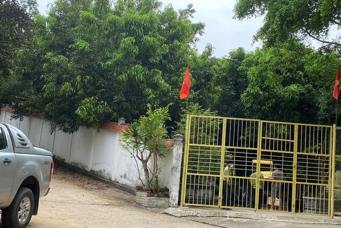 Biệt thự của đại gia vàng trên núi Hải Vân vẫn chưa tháo dỡ xong - Ảnh 1.
