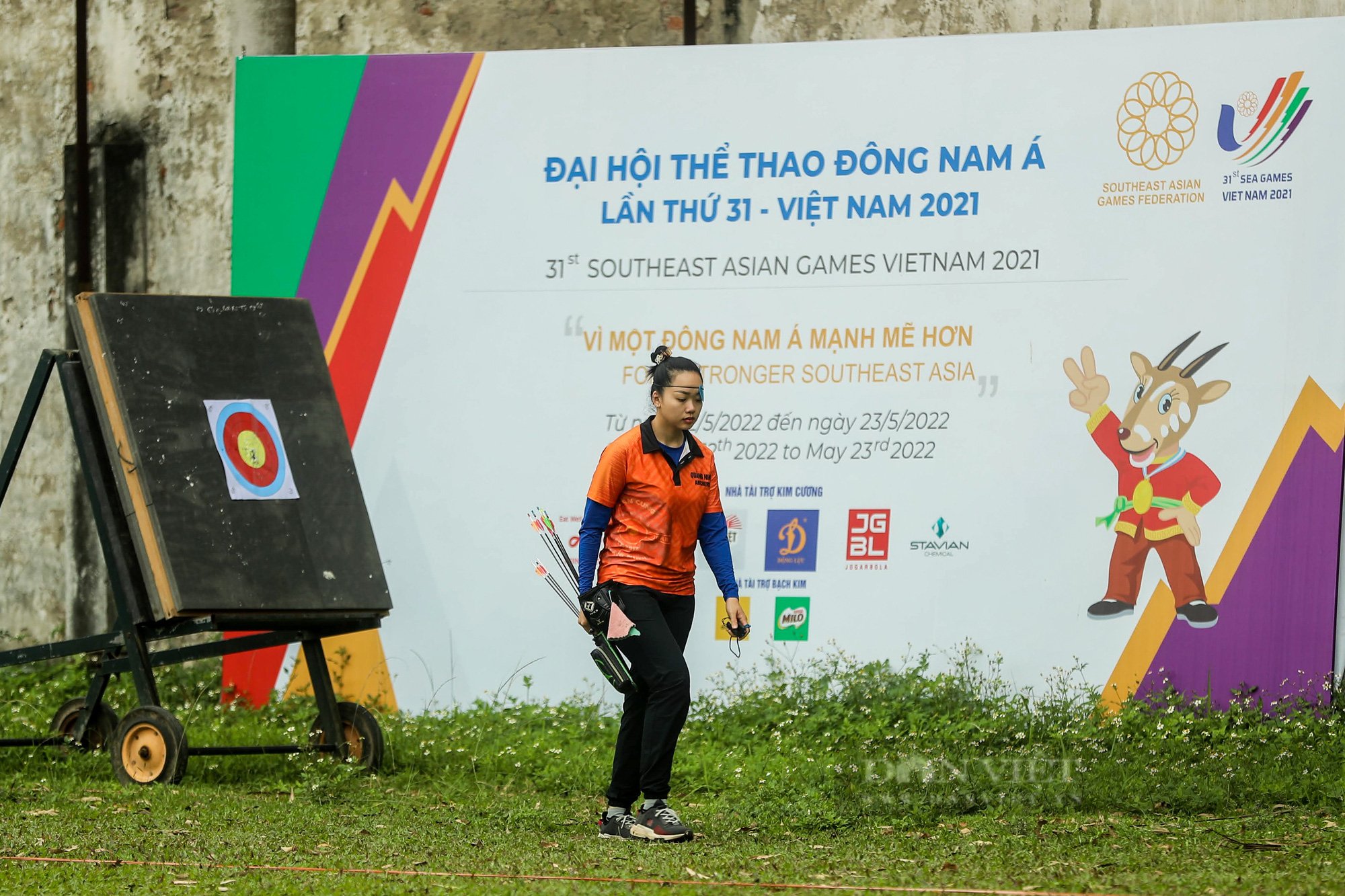 Cung thủ căng mình tập luyện trước thềm SEA Games 31 - Ảnh 11.