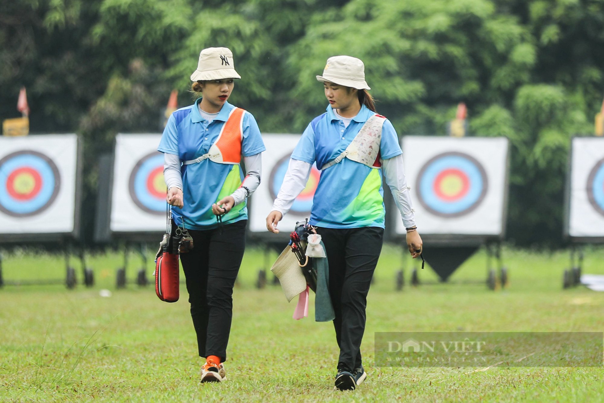 Cung thủ căng mình tập luyện trước thềm SEA Games 31 - Ảnh 9.