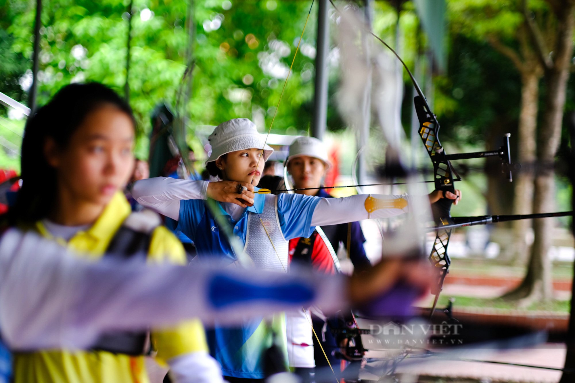 Cung thủ căng mình tập luyện trước thềm SEA Games 31 - Ảnh 4.