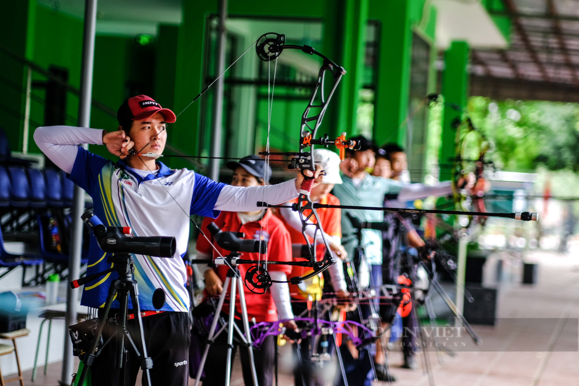 Cung thủ căng mình tập luyện trước thềm SEA Games 31 - Ảnh 3.