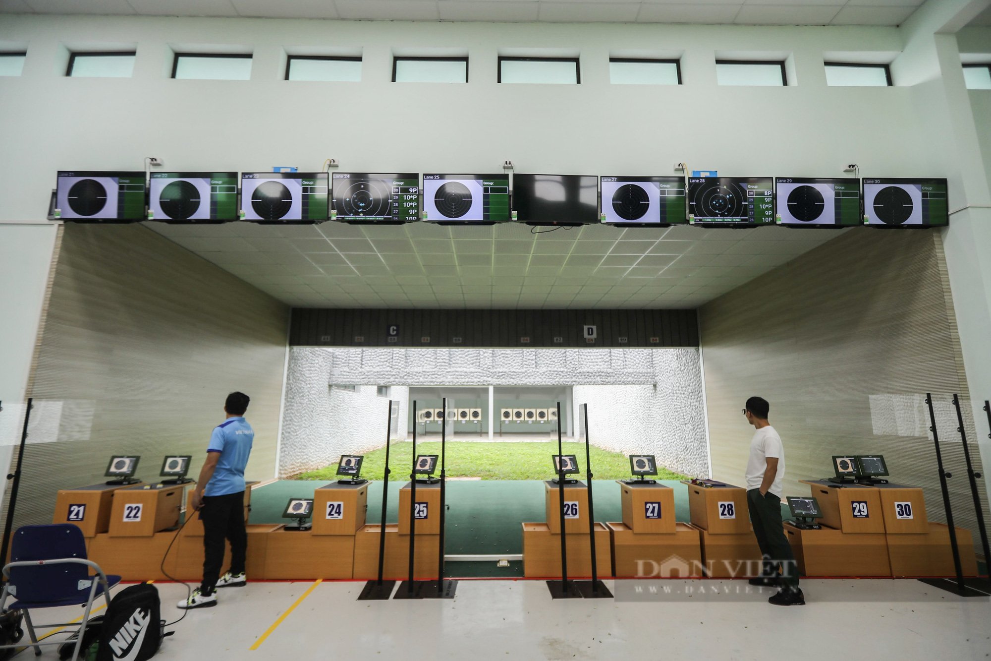 Vào trường bắn xem xạ thủ Việt Nam &quot;luyện vàng&quot; trước thềm SEA Games 31 - Ảnh 3.