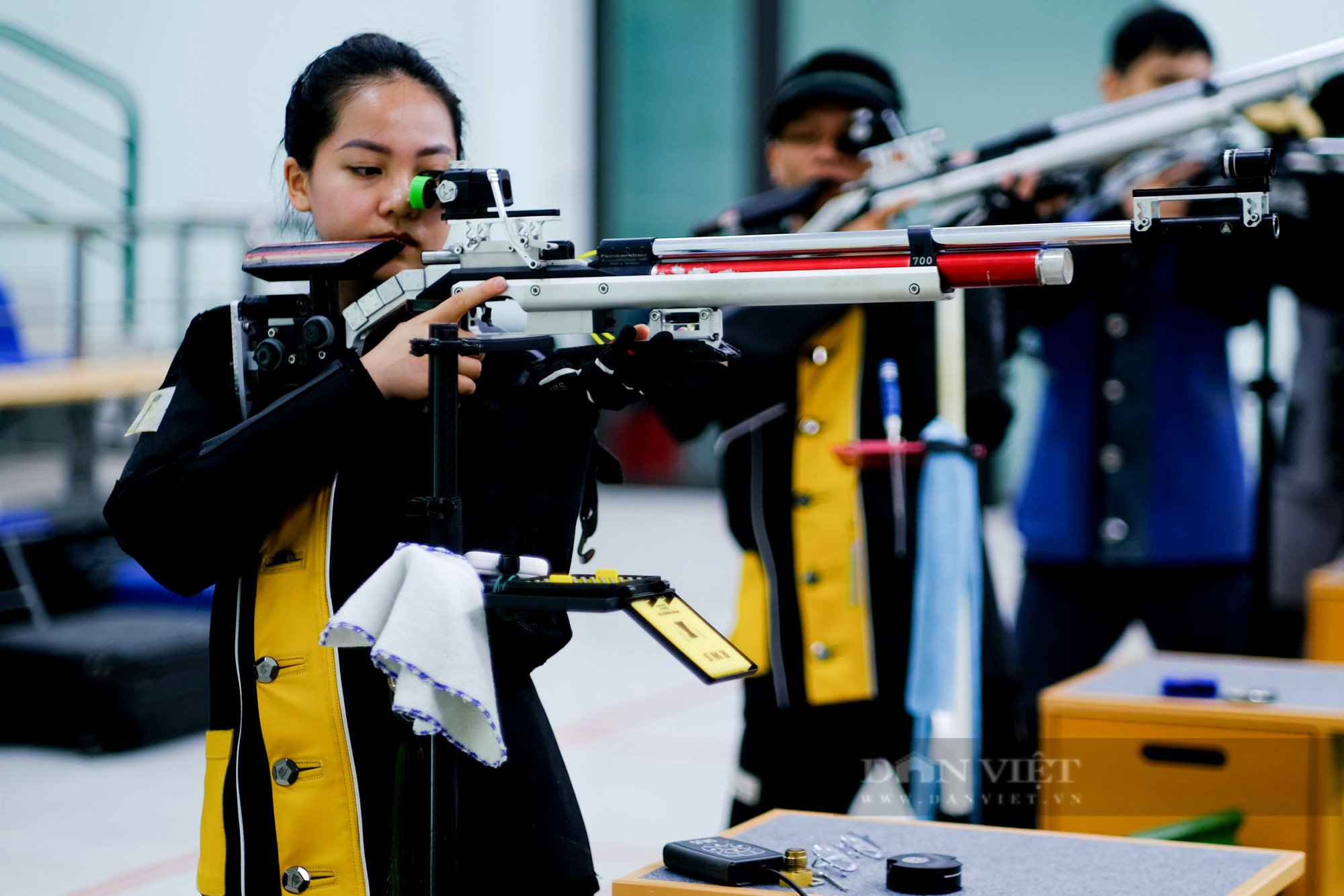 Vào trường bắn xem xạ thủ Việt Nam &quot;luyện vàng&quot; trước thềm SEA Games 31 - Ảnh 4.