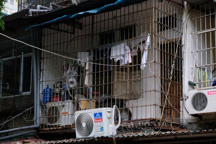 Từ vụ cháy khiến 7 người thương vong, choáng với &quot;ma trận&quot; chuồng cọp bủa vây tập thể cũ ở Hà Nội  - Ảnh 4.