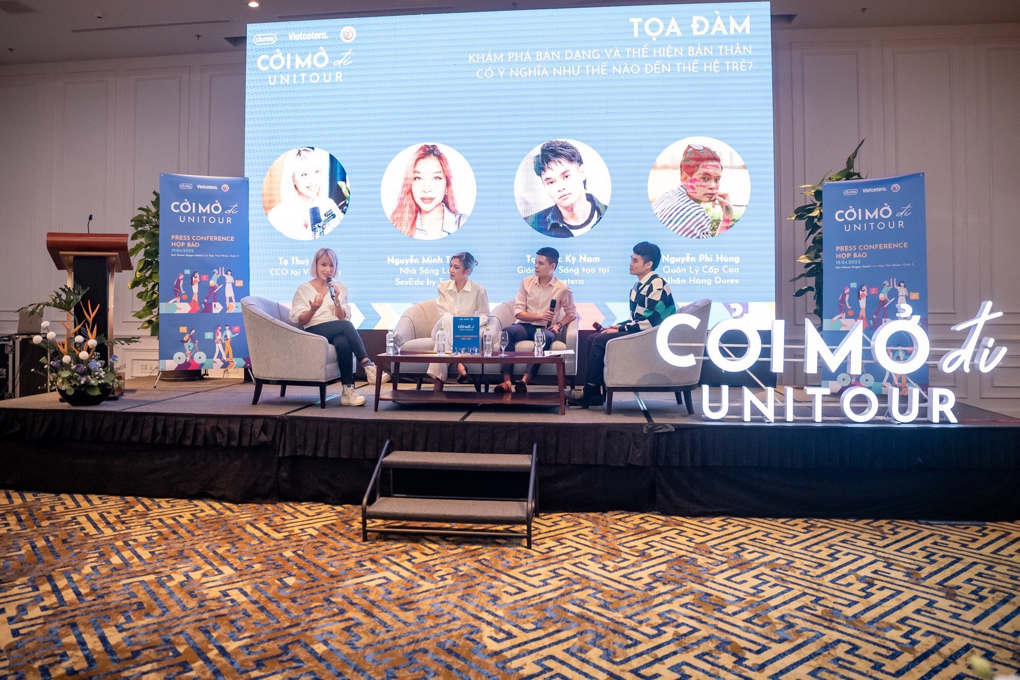 Tour giáo dục giới tính vòng quanh các trường đại học có gì hấp dẫn? - Ảnh 3.