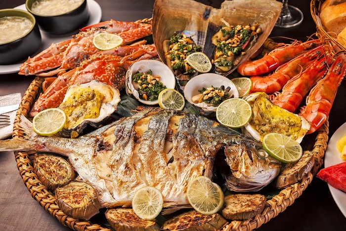 Vịnh Vân Phong - eo biển với vô vàn món ngon, điểm đẹp níu chân du khách dịp nghỉ lễ 30/4 - 1/5 - Ảnh 6.