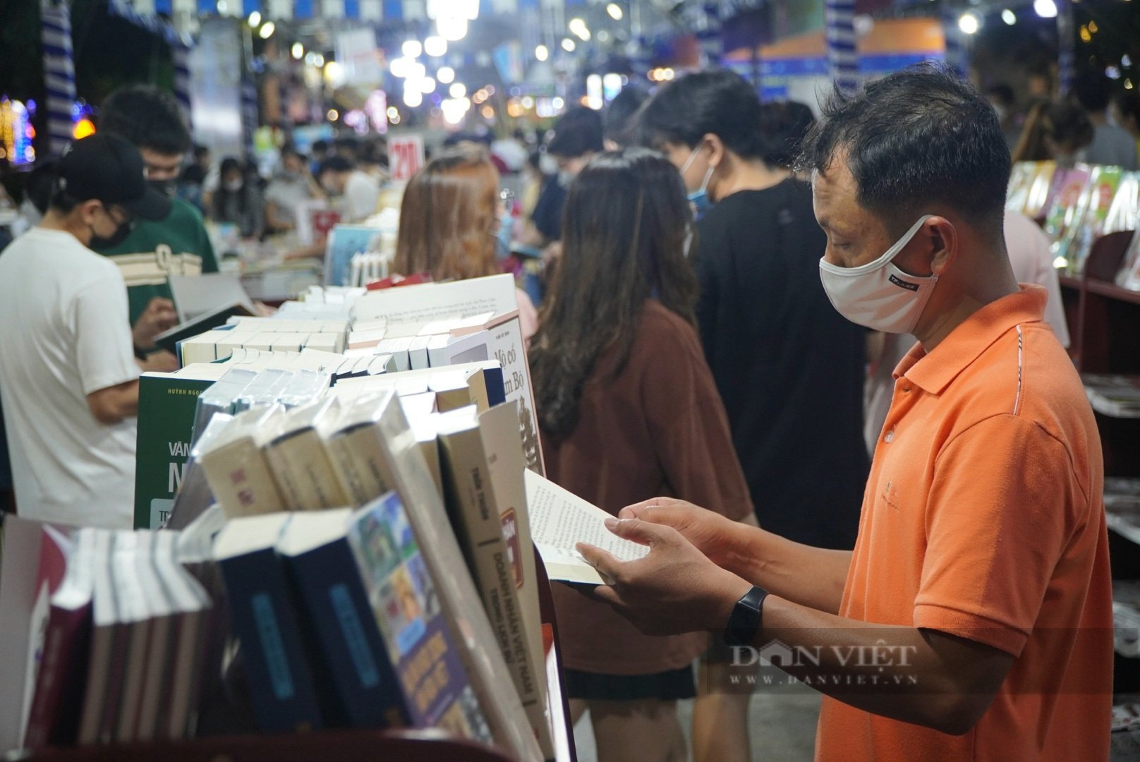 TP.HCM: Ngày cuối cùng, không gian Ngày sách và văn hóa đọc nhộn nhịp, chật kín người  - Ảnh 6.