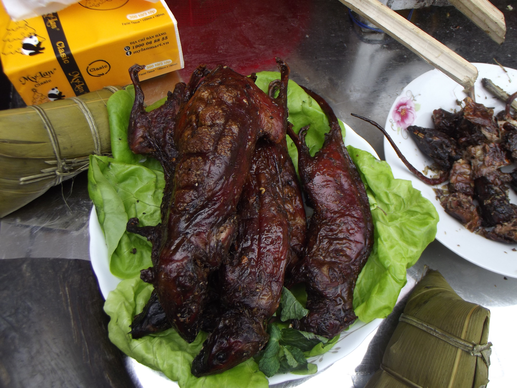 Lào Cai: Loài vật gì mang ý nghĩa tâm linh, được người La Chí đưa vào lễ cúng, ăn quanh năm suốt tháng? - Ảnh 1.