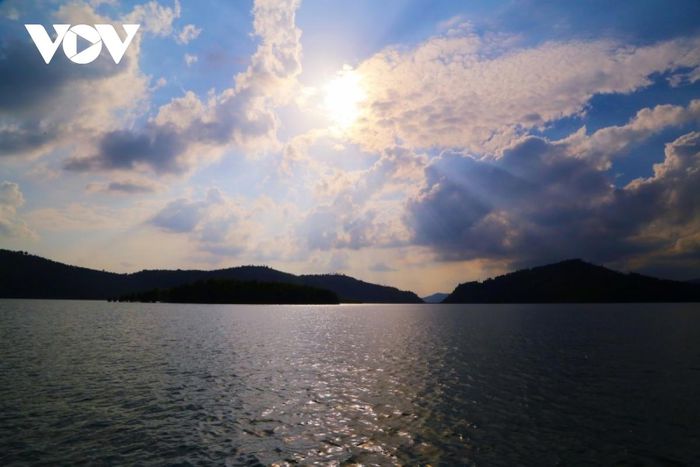 Chùa Lôi Âm Thượng - ngôi cổ tự trầm mặc giữa không gian xanh - Ảnh 3.