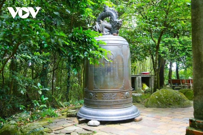 Chùa Lôi Âm Thượng - ngôi cổ tự trầm mặc giữa không gian xanh - Ảnh 10.