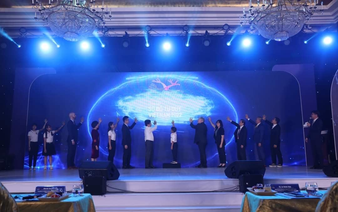 Nhiều bà mẹ khuyến khích các con tham gia cuộc thi Sơ đồ tư duy Việt Nam - Ảnh 3.