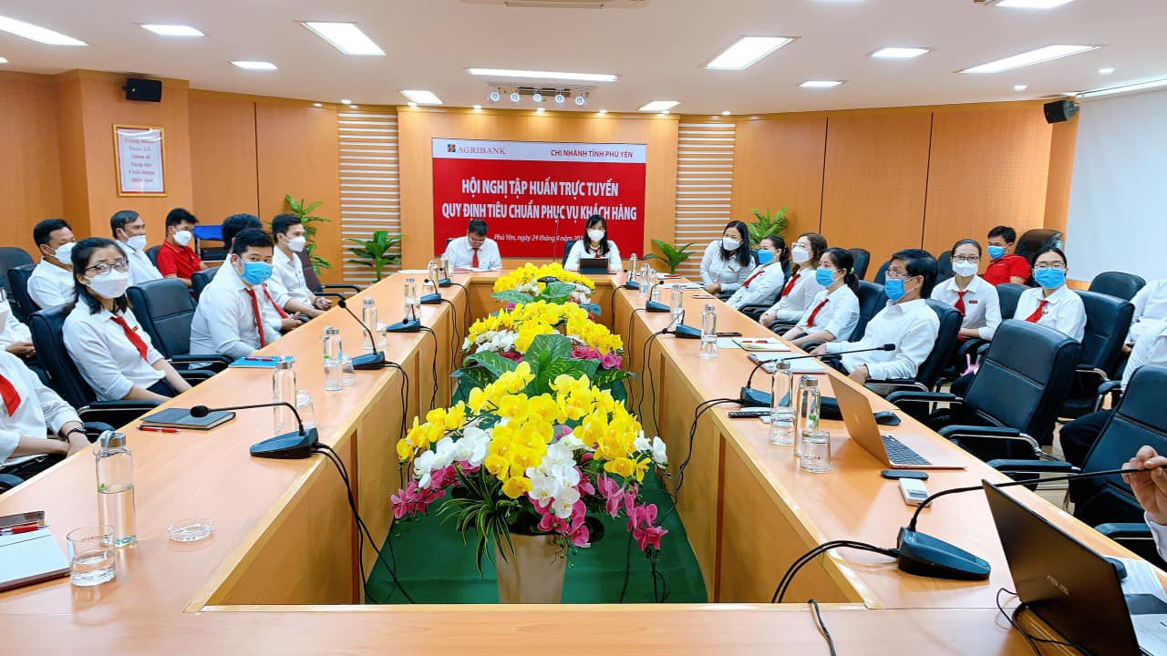 Agribank Phú Yên tiếp tục nâng cao chất lượng phục vụ khách hàng - Ảnh 1. Agribank Phú Yên tiếp tục nâng cao chất lượng phục vụ khách hàng - Ảnh 1.