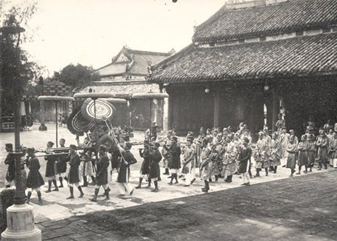Vua chúa nước Đại Việt và chuyện “Thiên tử không có nói đùa” - Ảnh 1.