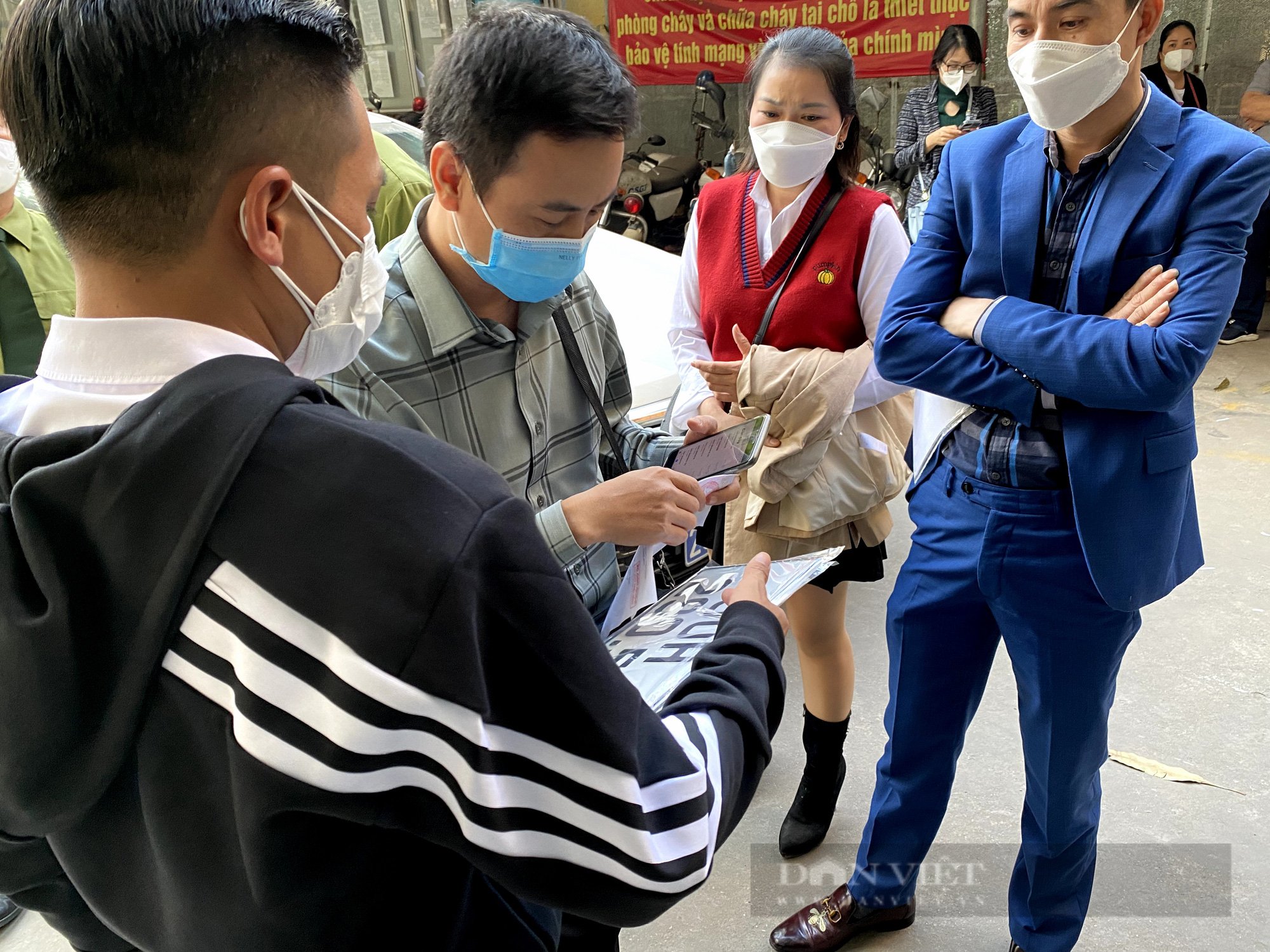 Có tiền muốn sở hữu biển số đẹp, nhưng phải mua &quot;chui&quot;: Cần có luật để công bằng hơn - Ảnh 3.