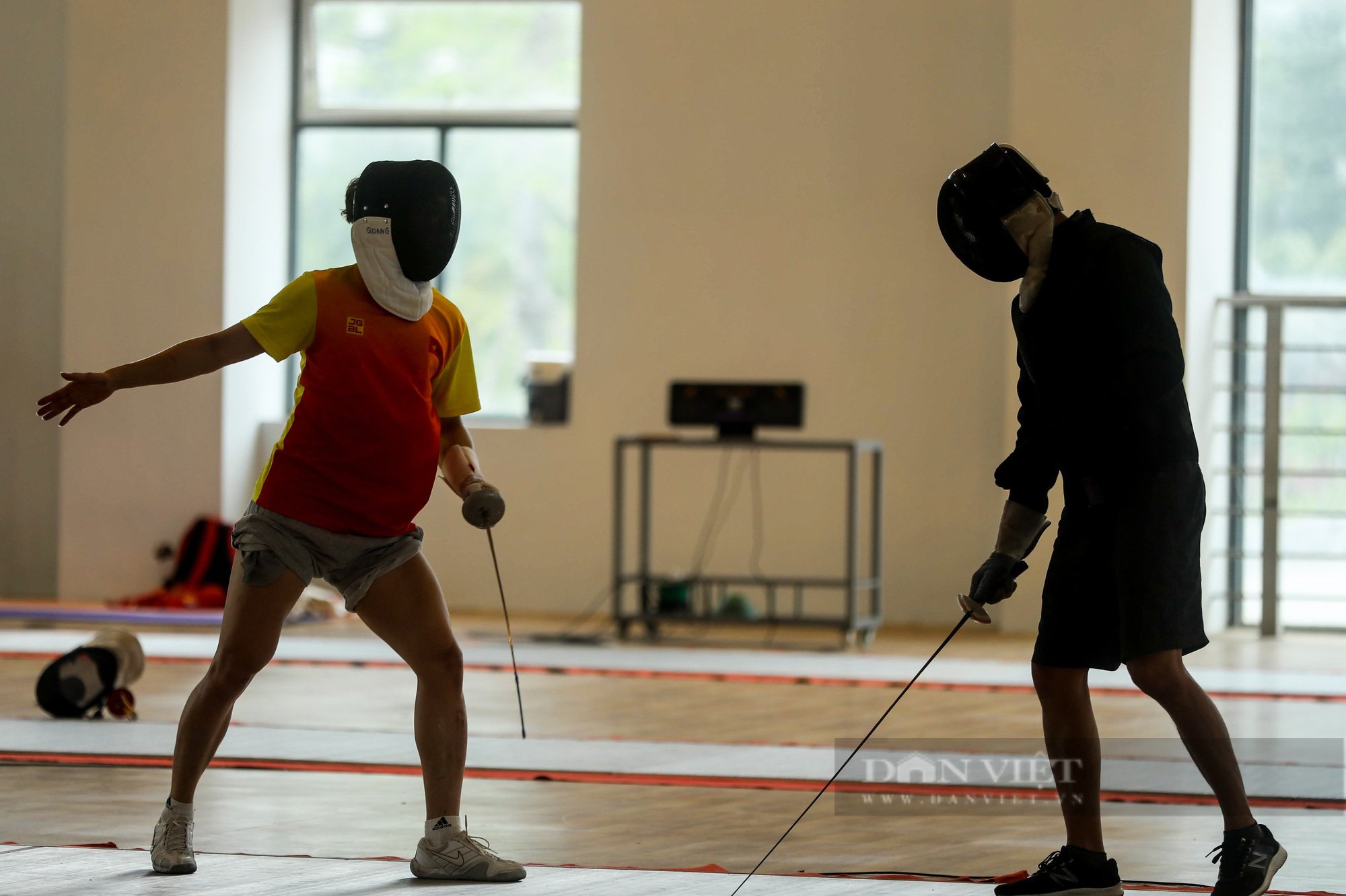 Đội tuyển đấu kiếm Việt Nam tích cực luyện kiếm để săn vàng tại SEA Games 31 - Ảnh 10.
