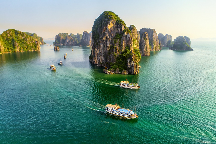 Thành phố nào ở nước ta sở hữu 3 vịnh biển tuyệt đẹp? - Ảnh 1.