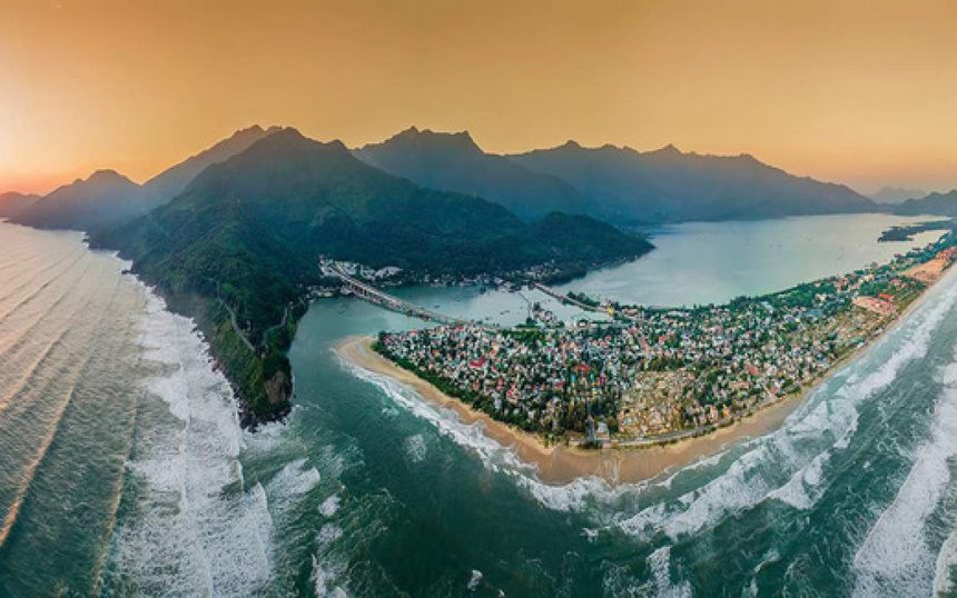 Thành phố nào ở nước ta sở hữu 3 vịnh biển tuyệt đẹp? - Ảnh 2.