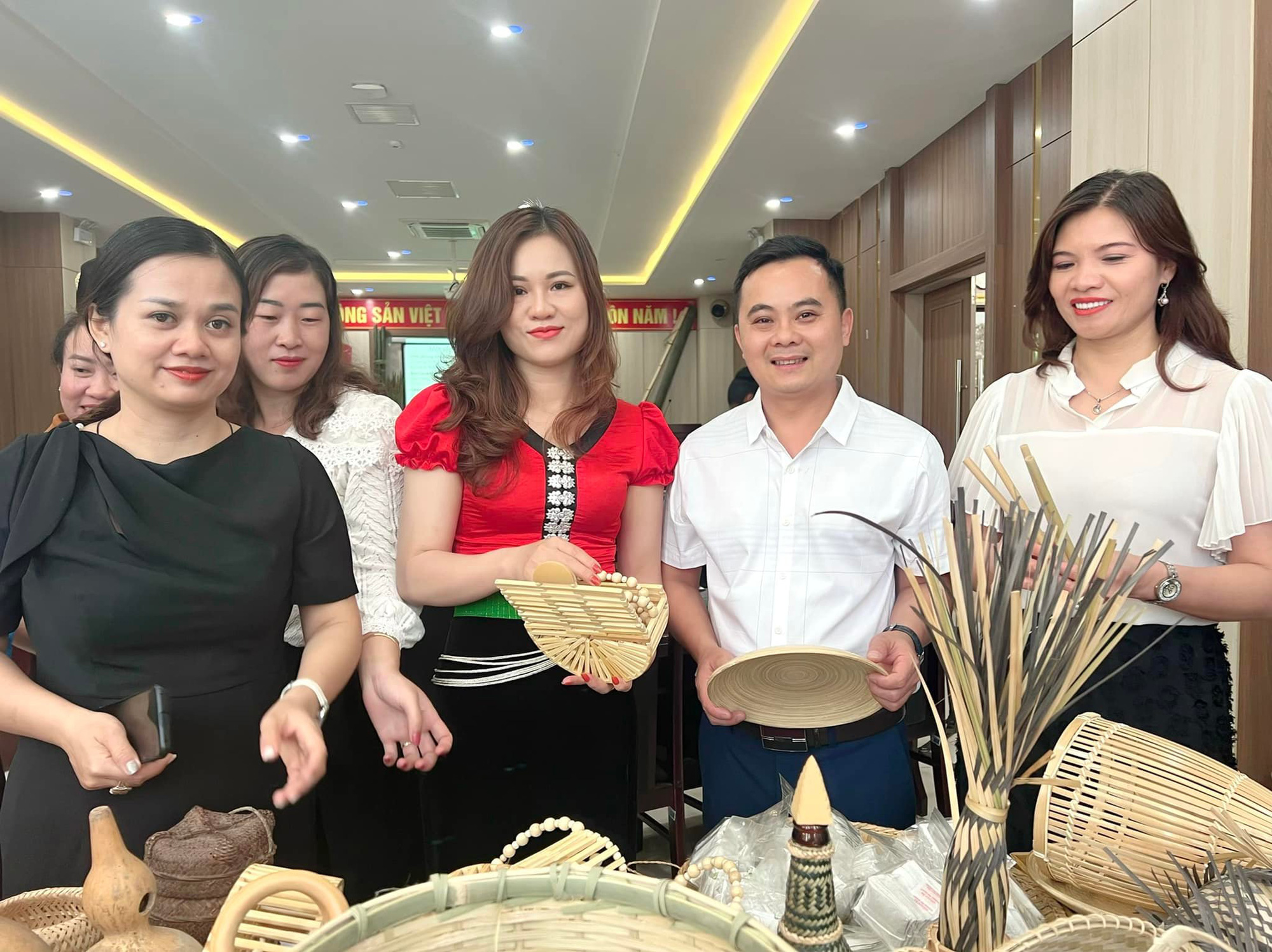 Hội thảo phát triển chuỗi giá trị mây, tre tại tỉnh Sơn La - Ảnh 2. Hội thảo phát triển chuỗi giá trị mây, tre tại tỉnh Sơn La - Ảnh 2.