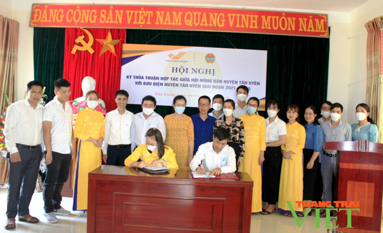 Hội Nông dân - Bưu điện Tân Uyên: Ký kết hợp tác hỗ trợ nông dân chuyển đổi số - Ảnh 1. Hội Nông dân - Bưu điện Tân Uyên: Ký kết hợp tác hỗ trợ nông dân chuyển đổi số - Ảnh 1.