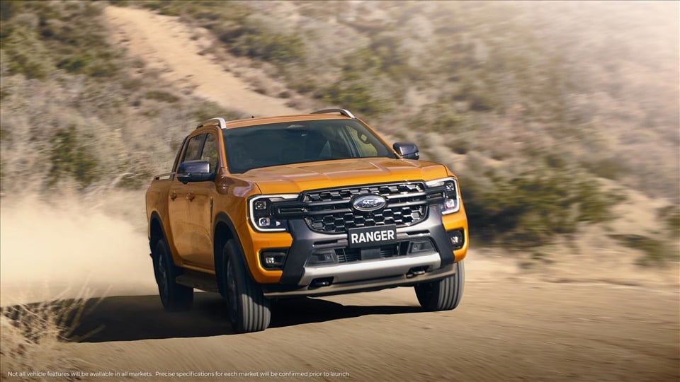 Phân khúc xe bán tải: Ford Ranger bán chạy vẫn có thế hệ mới, Toyota Hilux chưa bán lại - Ảnh 2.