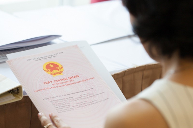 11 năm cung phụng nhà chồng, tôi bất ngờ khi nhìn tên trên sổ đỏ thừa kế - Ảnh 1.