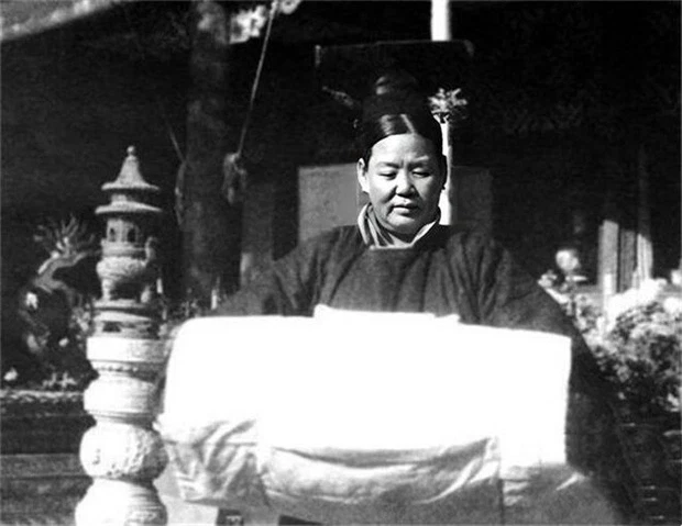 Khi nhà Thanh sụp đổ, vì sao hầu hết cung nữ không dám lấy chồng, lầm lũi sống đời thê thảm? - Ảnh 3.