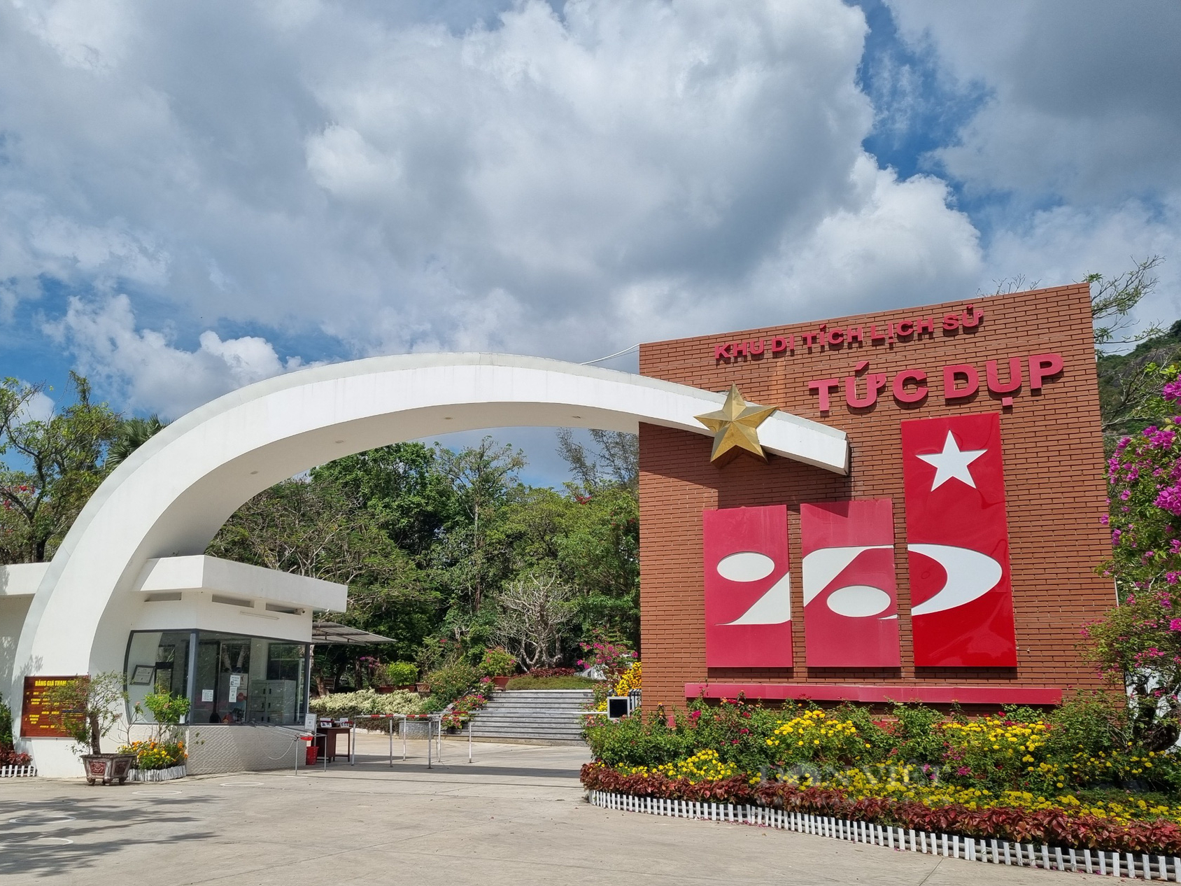 Xử phạt hành chính, tạm dừng hoạt động đối với những điểm tham quan sai phạm thuộc Công ty CPDL An Giang - Ảnh 2.
