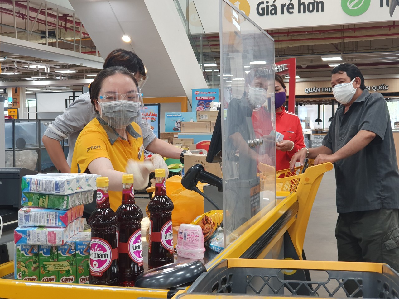 Phập phồng lo hàng tăng giá - Ảnh 2.