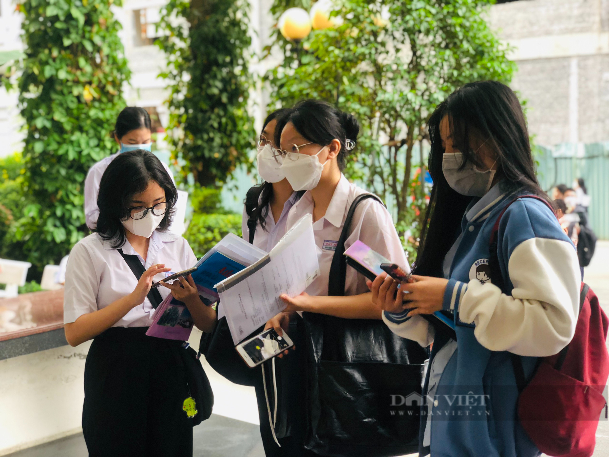 TP.HCM: Các trường THPT được chủ động thời gian kiểm tra học kỳ 2 - Ảnh 2.