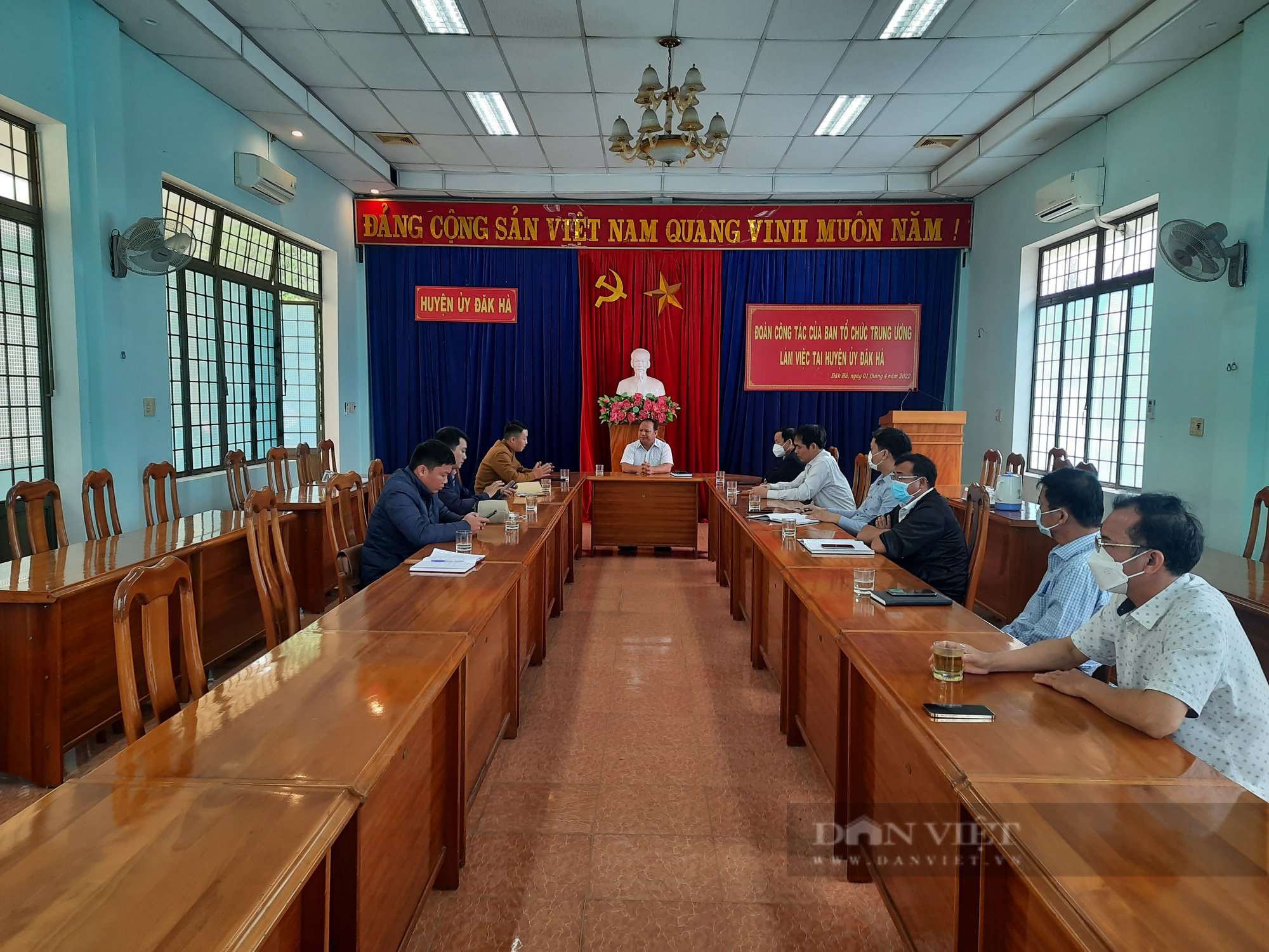 Kon Tum: Tại sao Chủ nhiệm UBKT Huyện ủy đòi cung cấp thông tin nhà ở của Chủ tịch huyện? - Ảnh 2.