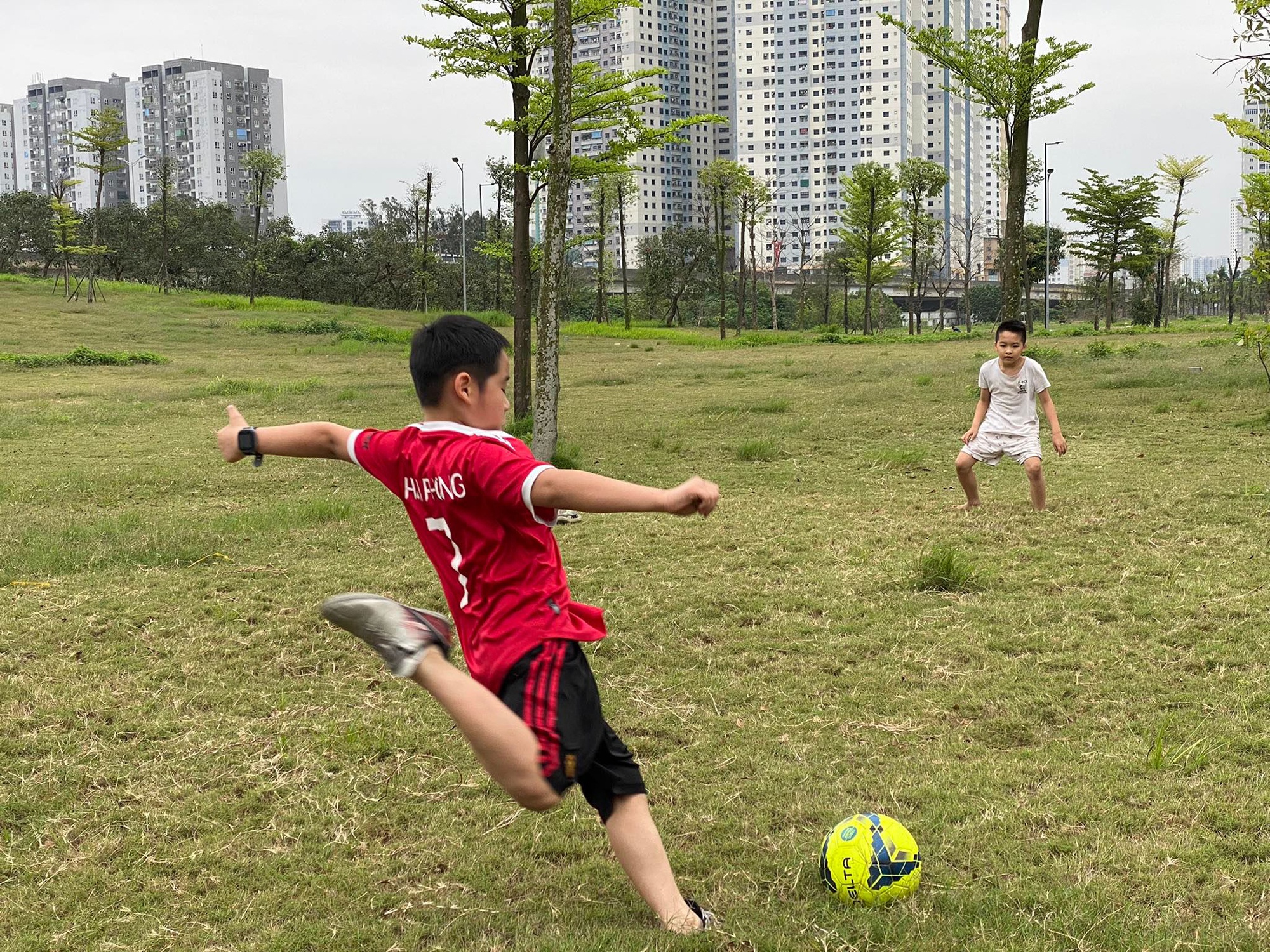 TS Đàm Quang Minh: &quot;Chưa cho học sinh tới lớp là vô lý&quot; - Ảnh 4.