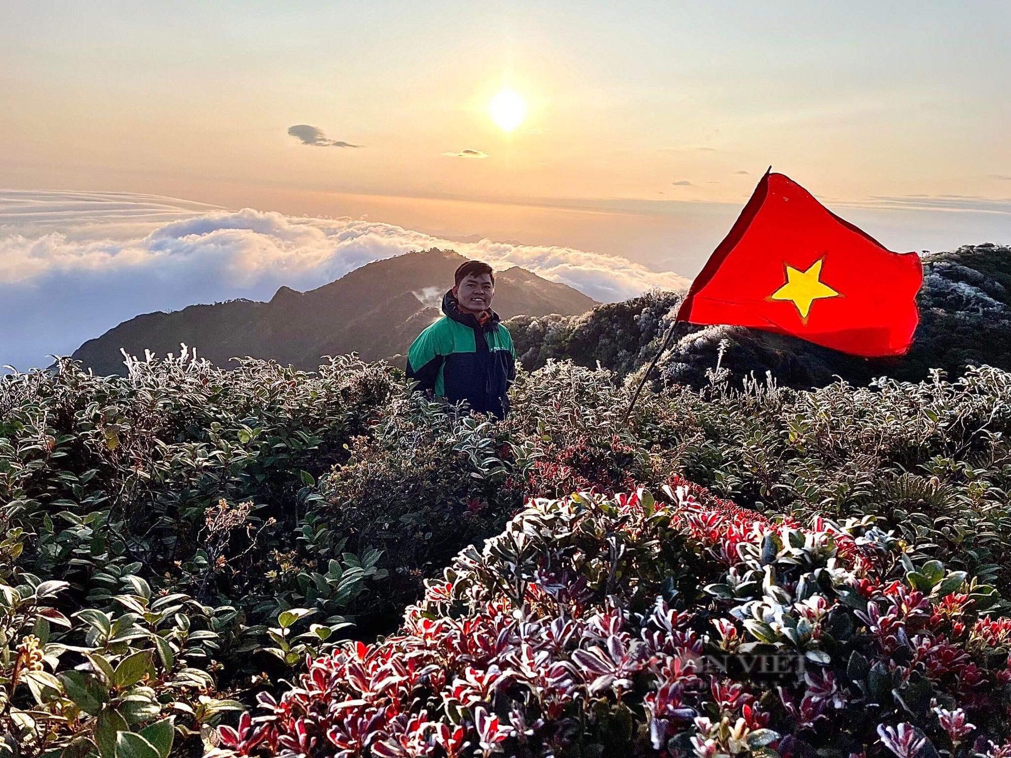 Băng đang tan chảy trên đỉnh U Bò Sơn La - Ảnh 4.
