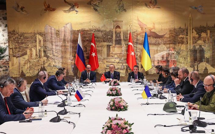 Nóng: Ukraine tiết lộ Nga đã đồng ý hầu hết các đề xuất hòa bình của Kiev - Ảnh 2.