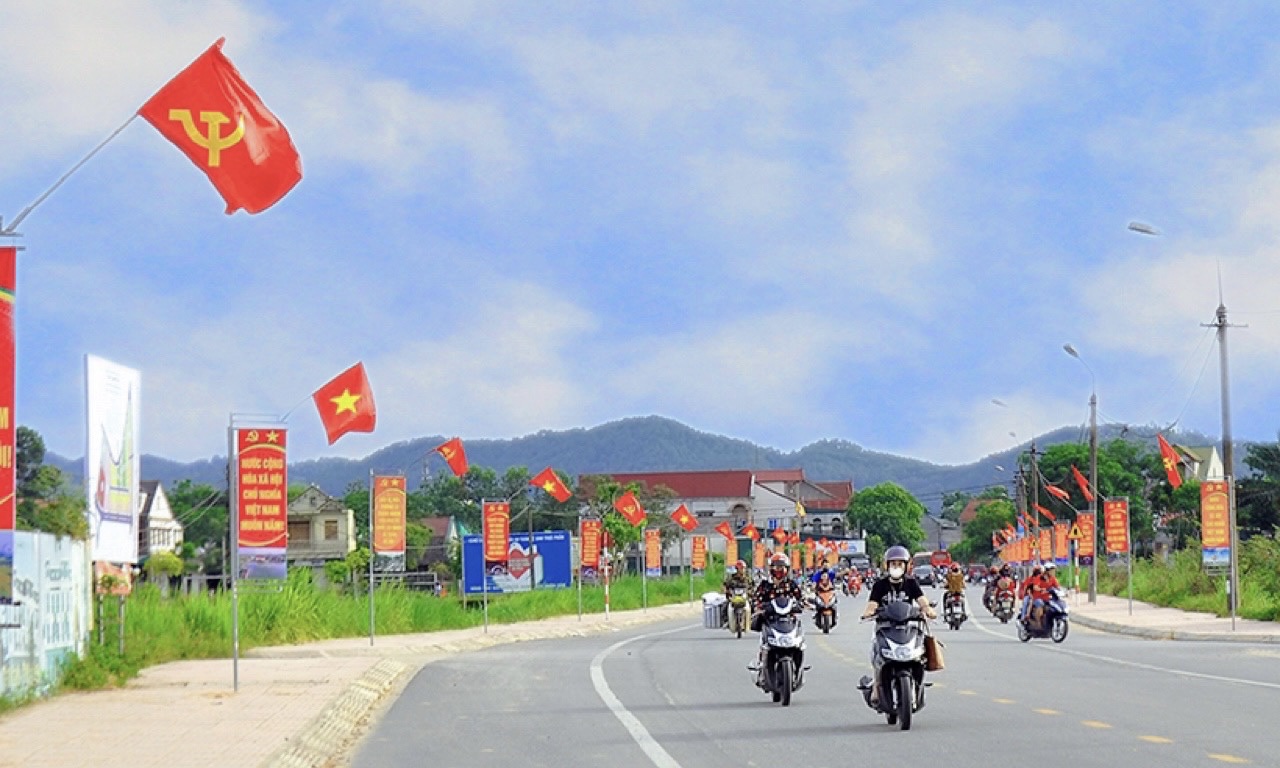 Hành trình về đích nông thôn mới của Hương Sơn giúp số hộ nghèo giảm gần 30% - Ảnh 2. Hành trình về đích nông thôn mới của Hương Sơn giúp số hộ nghèo giảm gần 30% - Ảnh 2.