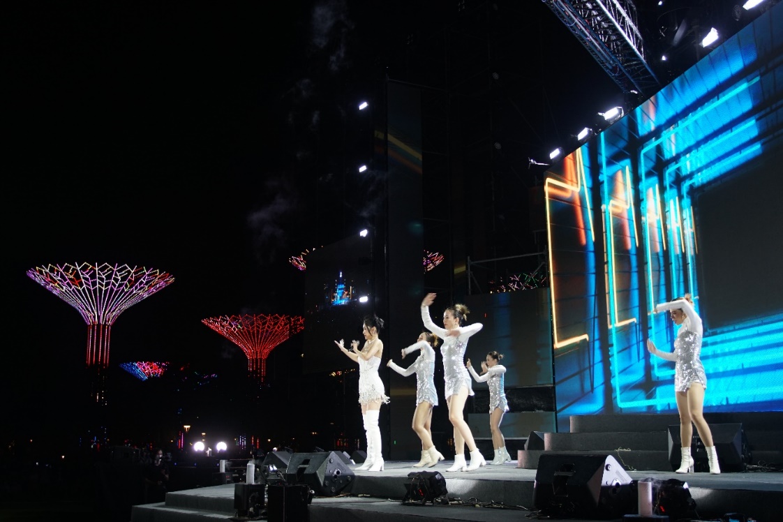 Cuối tuần bùng nổ tại Đại nhạc hội Vinhomes Grand Park - Ảnh 3.