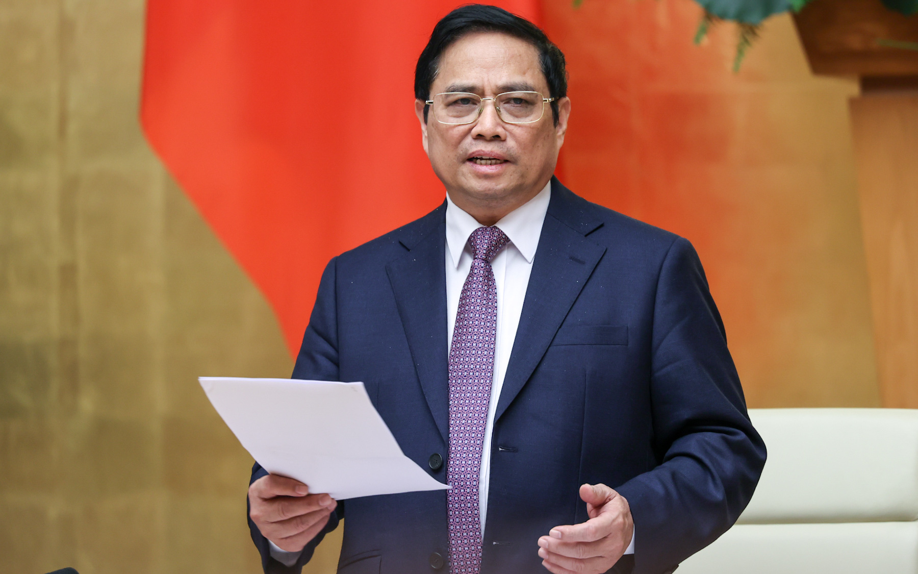 Thủ tướng yêu cầu quyết liệt phòng chống tham nhũng, tiêu cực trong chứng khoán, bất động sản - Ảnh 1.