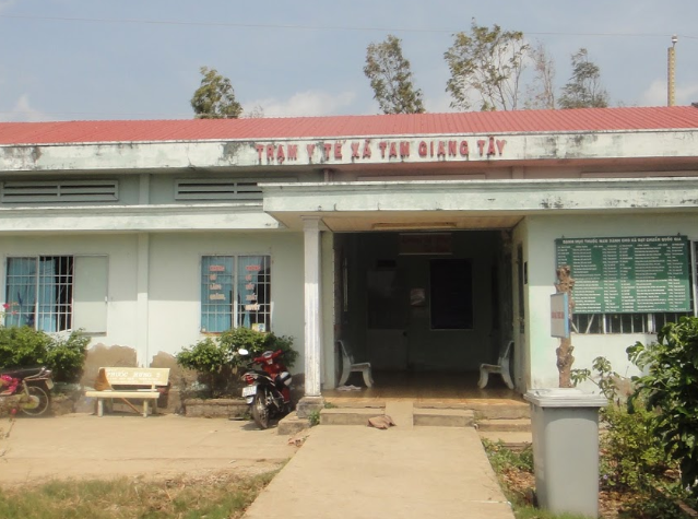 Cà Mau: Đình chỉ một nhân viên y tế tiêm nhầm vaccine Pfizer cho bé gái gần 8 tháng tuổi - Ảnh 1.