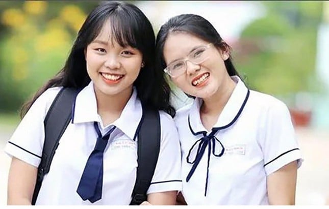 Chuyên hy hữu: Hai cô cháu ở Đồng Nai cùng đậu thủ khoa - Ảnh 1.