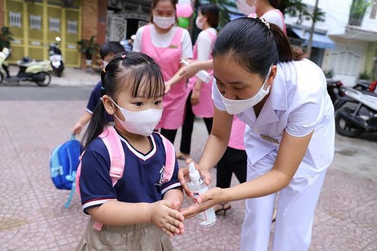 Nếu chần chừ mở cửa mầm non, Hà Nội có thể bỏ lỡ &quot;thời điểm vàng&quot; - Ảnh 1.