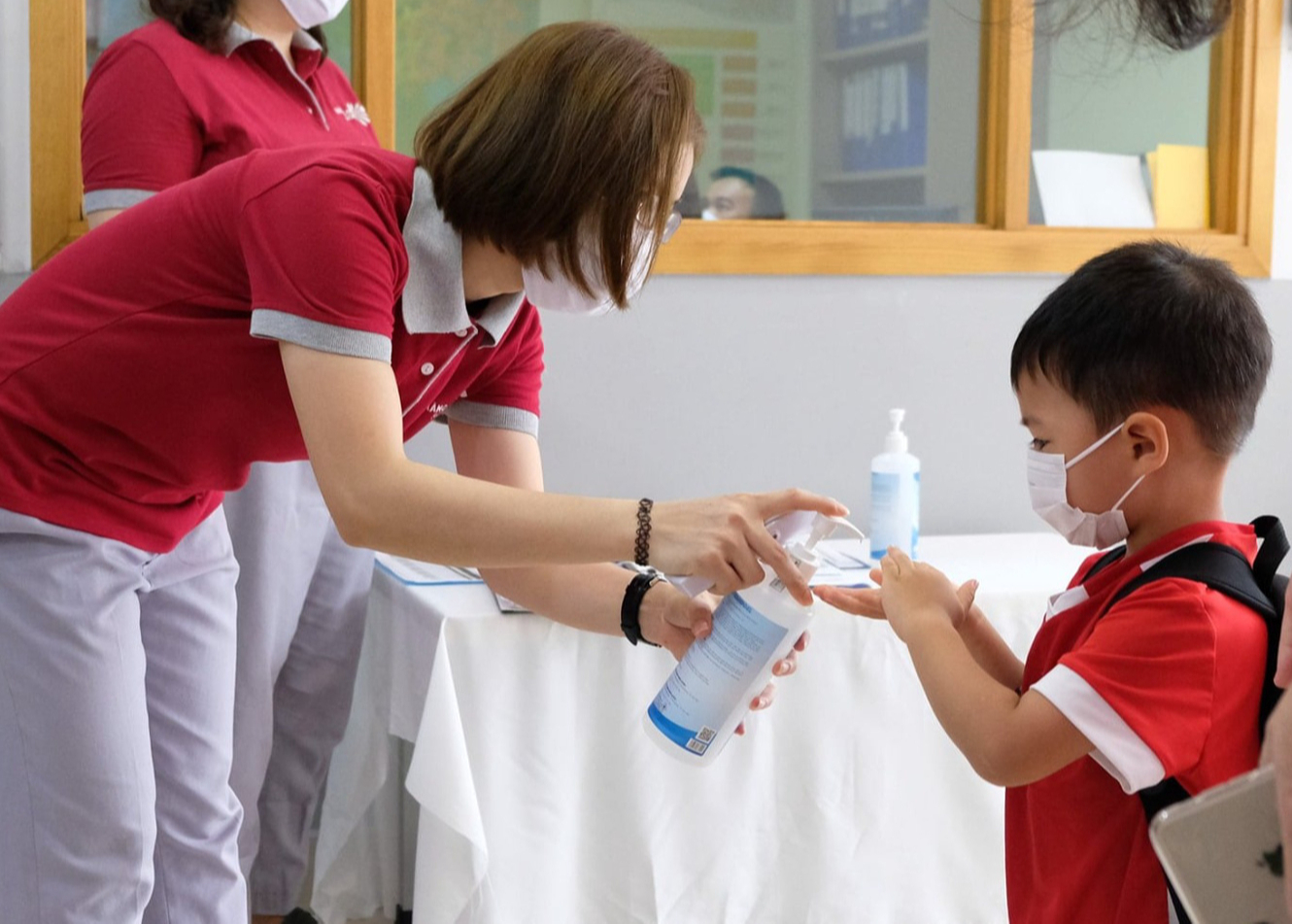 Hà Nội: Chính thức cho trẻ mầm non được đến trường sau gần 1 năm nghỉ dịch - Ảnh 1.