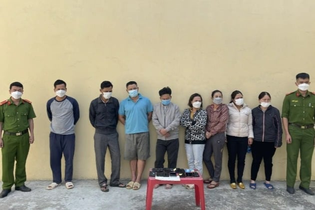60 chiến sĩ công an triệt phá đường dây đánh bạc &quot;khủng&quot; - Ảnh 1.
