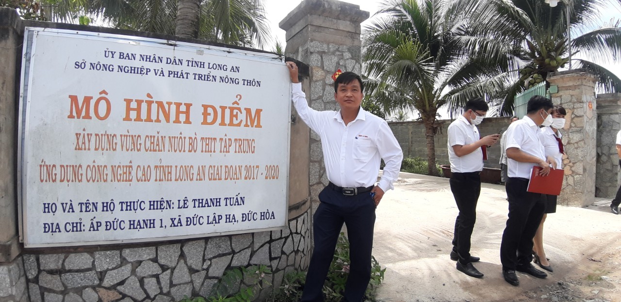 Nuôi giống bò thích được vuốt ve, ăn hèm bia thu về tiền tỉ - Ảnh 9. Nuôi giống bò thích được vuốt ve, ăn hèm bia thu về tiền tỉ - Ảnh 9.