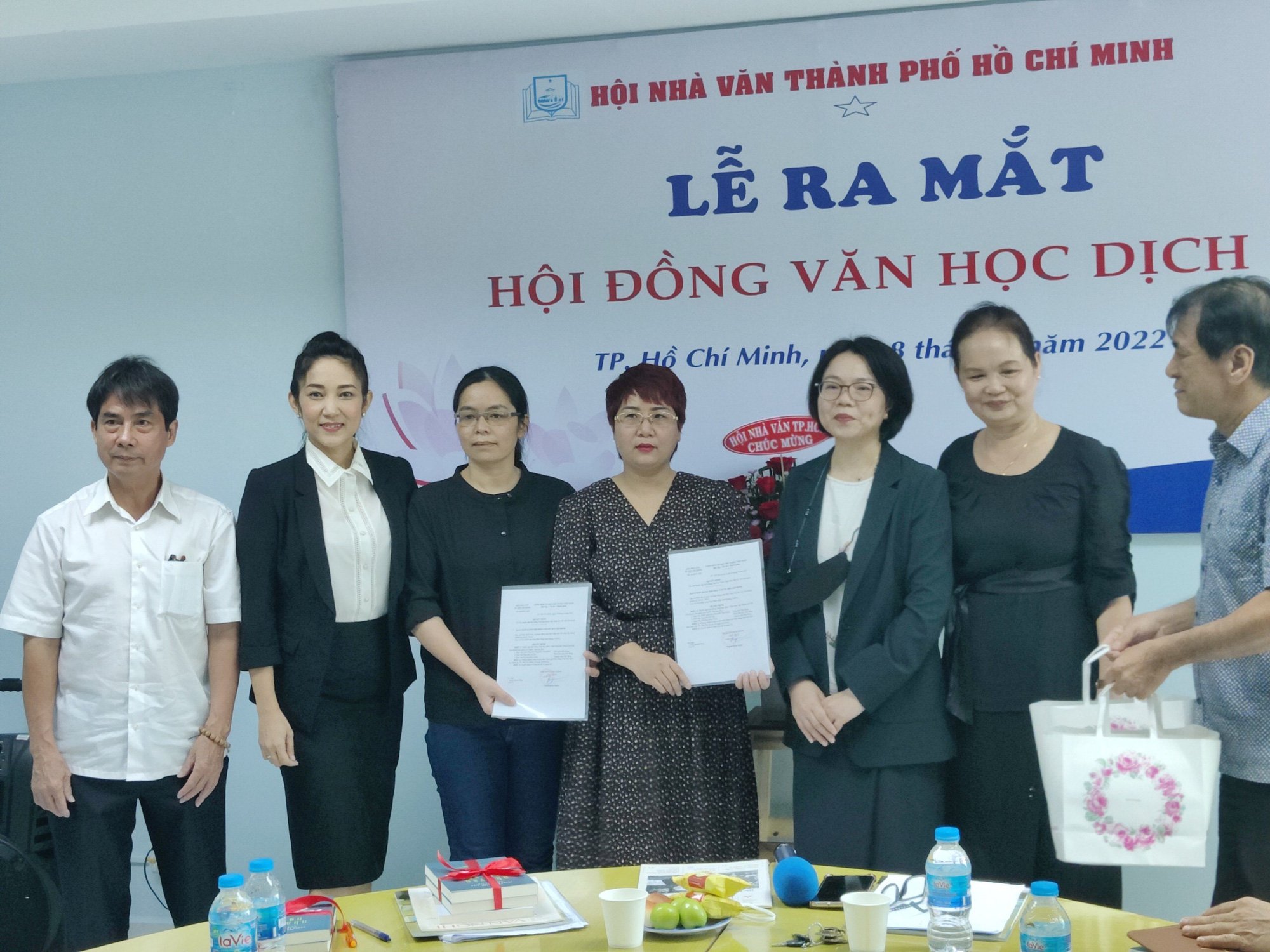 Ra mắt Hội đồng Văn học dịch tại TP.HCM - Ảnh 1.